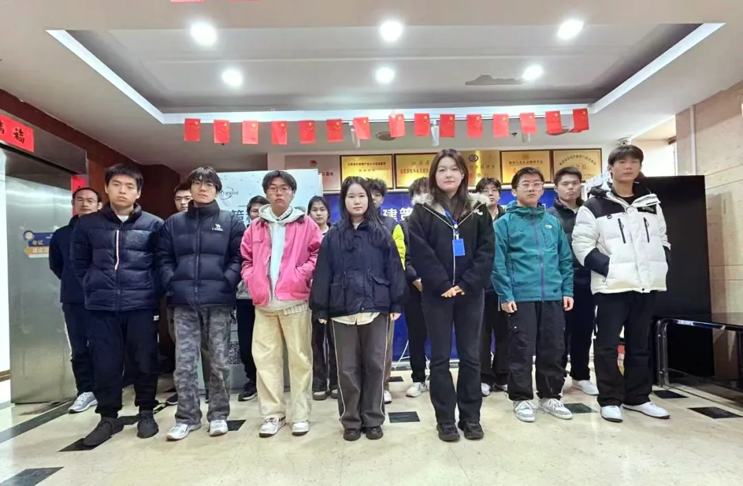 叮！結(jié)班成功！這張合照，是我們努力的最好